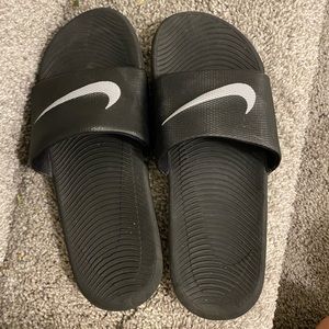 Nike benassi slides